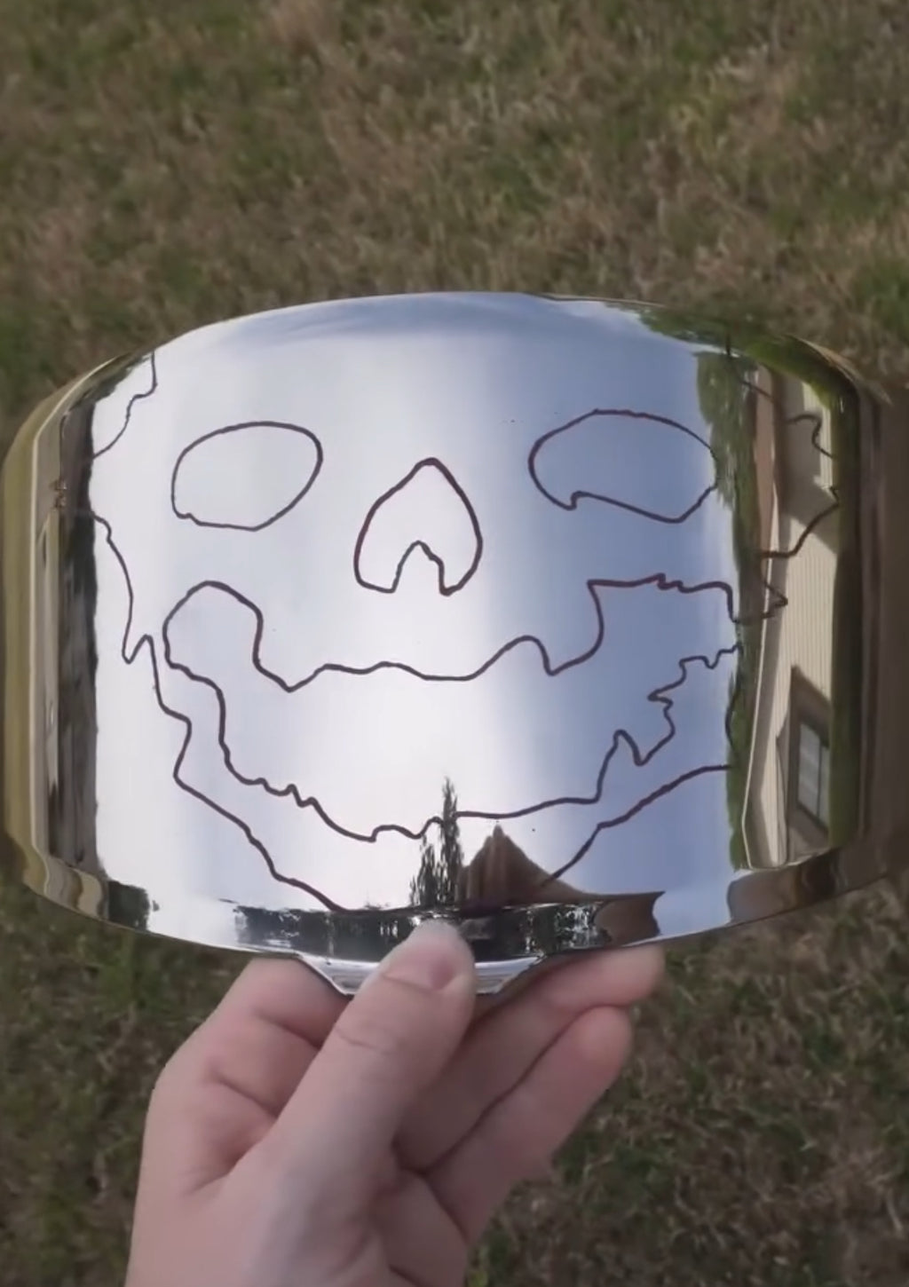 Emile Skull Outline Visor